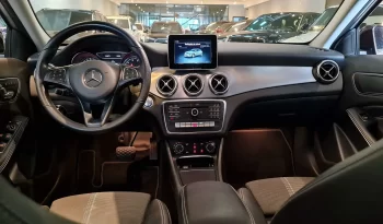 
									MERCEDES-BENZ GLA 200 NIGHT full								