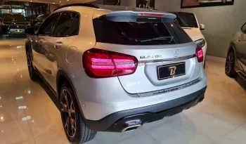 
									MERCEDES-BENZ GLA 200 NIGHT full								