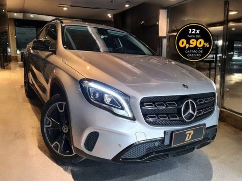 MERCEDES-BENZ GLA 200 1.6 CGI FLEX NIGHT 7G-DCT