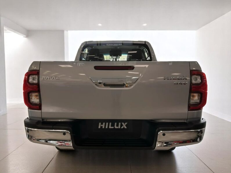 TOYOTA HILUX 2.8 D-4D TURBO DIESEL CD SRV 4X4 AUTOMÁTICO