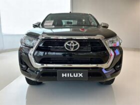 TOYOTA HILUX 2.8 D-4D TURBO DIESEL CD SRV 4X4 AUTOMÁTICO