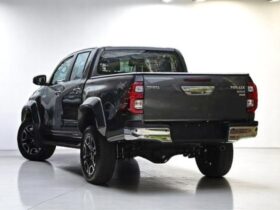 TOYOTA HILUX 2.8 D-4D TURBO DIESEL CD SRX PLUS 4X4 AUTOMÁTICO