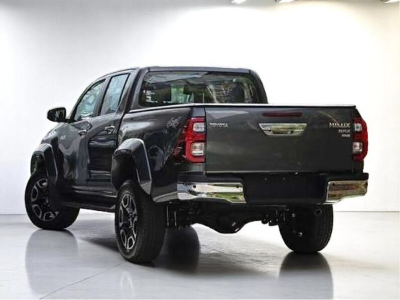 TOYOTA HILUX 2.8 D-4D TURBO DIESEL CD SRX PLUS 4X4 AUTOMÁTICO