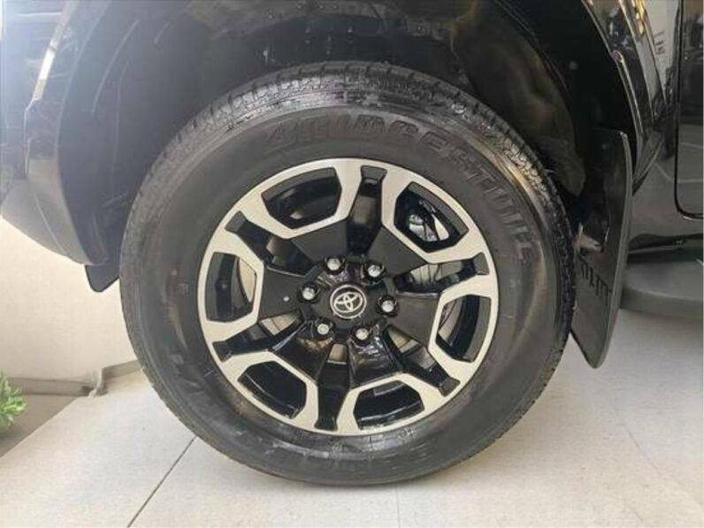 TOYOTA HILUX 2.8 D-4D TURBO DIESEL CD SRX PLUS 4X4 AUTOMÁTICO