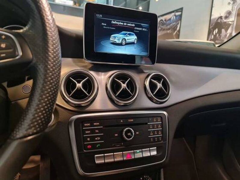 MERCEDES-BENZ GLA 200 1.6 CGI FLEX NIGHT 7G-DCT