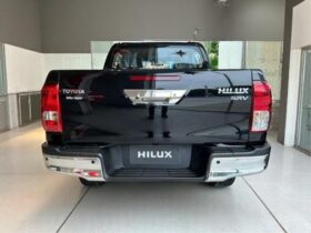 TOYOTA HILUX 2.8 D-4D TURBO DIESEL CD SRV 4X4 AUTOMÁTICO