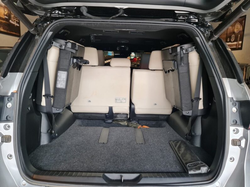 TOYOTA HILUX SW4 2.8 D-4D TURBO DIESEL DIAMOND 7L 4X4 AUTOMÁTICO