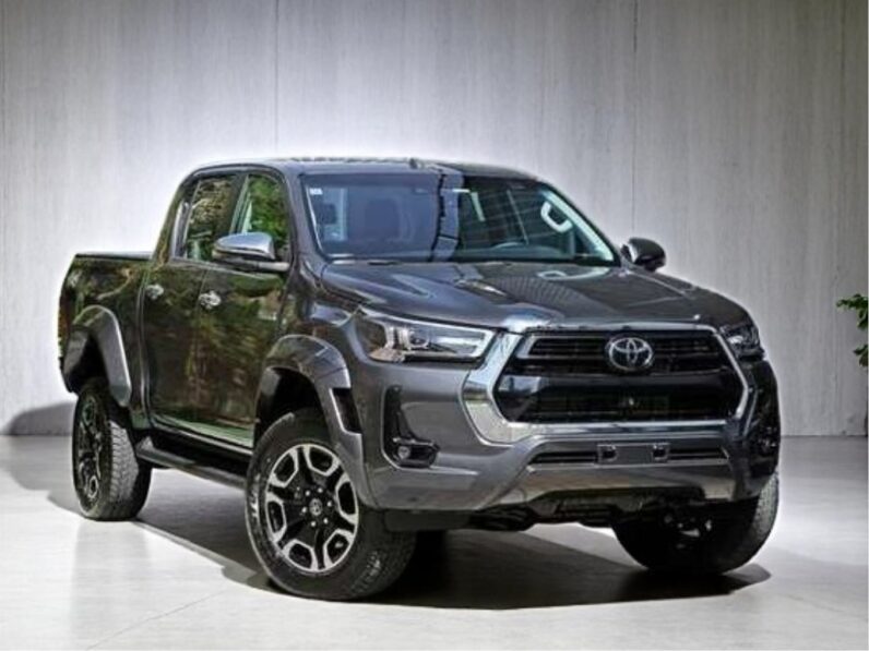 TOYOTA HILUX 2.8 D-4D TURBO DIESEL CD SRX PLUS 4X4 AUTOMÁTICO