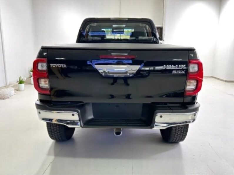 TOYOTA HILUX 2.8 D-4D TURBO DIESEL CD SRX 4X4 AUTOMÁTICO