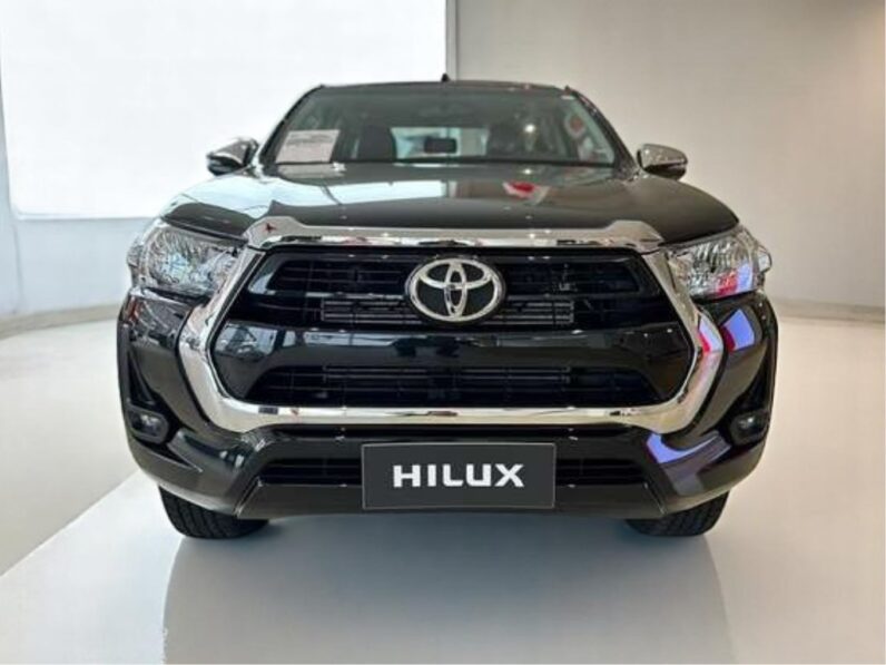 TOYOTA HILUX 2.8 D-4D TURBO DIESEL CD SRV 4X4 AUTOMÁTICO