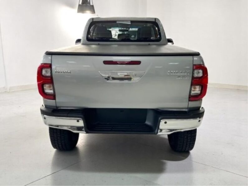 TOYOTA HILUX 2.8 D-4D TURBO DIESEL CD SRX 4X4 AUTOMÁTICO