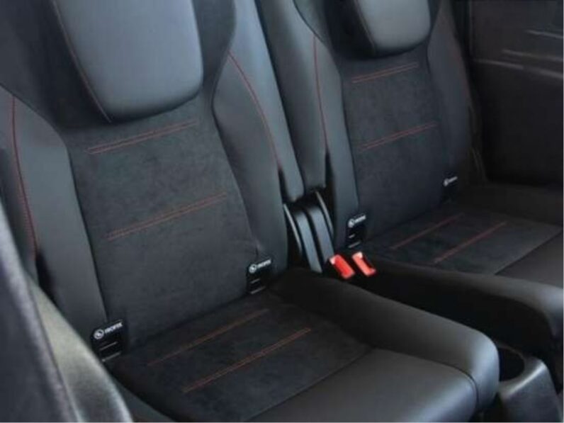 MERCEDES-BENZ GLB 220 2.0 MHEV AMG LINE 4MATIC 8G-DCT
