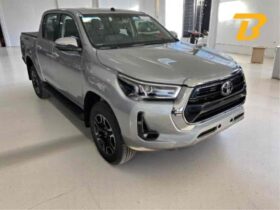 TOYOTA HILUX 2.8 D-4D TURBO DIESEL CD SRX 4X4 AUTOMÁTICO