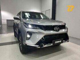 TOYOTA HILUX SW4 2.8 D-4D TURBO DIESEL SRX PLATINUM 7L 4X4 AUTOMÁTICO