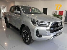 TOYOTA HILUX 2.8 D-4D TURBO DIESEL CD SRV 4X4 AUTOMÁTICO