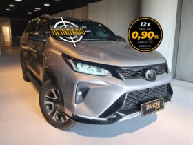 TOYOTA HILUX SW4 2.8 D-4D TURBO DIESEL DIAMOND 7L 4X4 AUTOMÁTICO