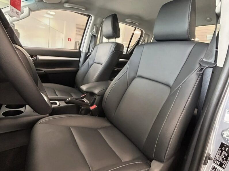 TOYOTA HILUX 2.8 D-4D TURBO DIESEL CD SRV 4X4 AUTOMÁTICO