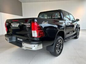 TOYOTA HILUX 2.8 D-4D TURBO DIESEL CD SRV 4X4 AUTOMÁTICO