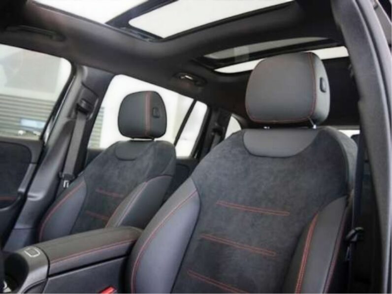 MERCEDES-BENZ GLB 220 2.0 MHEV AMG LINE 4MATIC 8G-DCT