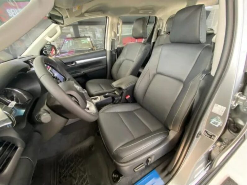 TOYOTA HILUX 2.8 D-4D TURBO DIESEL CD SRX 4X4 AUTOMÁTICO
