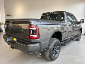 RAM 1500 5.7 V8 GASOLINA LIMITED NIGHT EDITION CD 4X4 AUTOMÁTICO