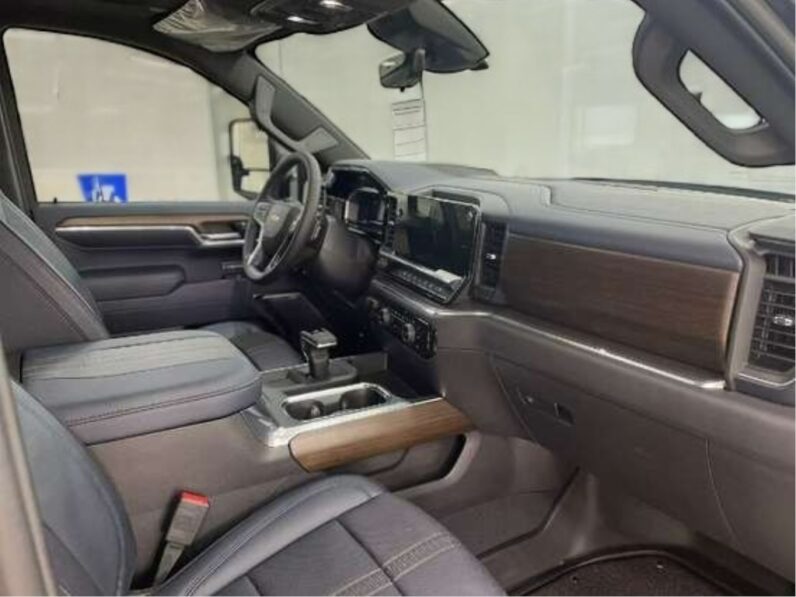 CHEVROLET SILVERADO 5.3 V8 GASOLINA 1500 HIGH COUNTRY 4X4 AUTOMÁTICO