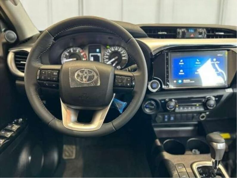 TOYOTA HILUX 2.8 D-4D TURBO DIESEL CD SRV 4X4 AUTOMÁTICO