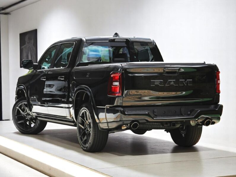 RAM 1500 5.7 V8 GASOLINA LIMITED NIGHT EDITION CD 4X4 AUTOMÁTICO
