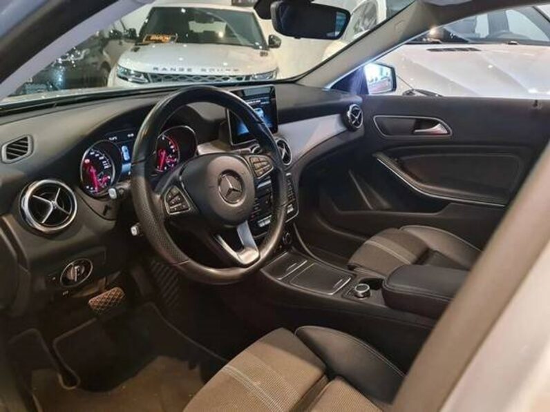 MERCEDES-BENZ GLA 200 1.6 CGI FLEX NIGHT 7G-DCT