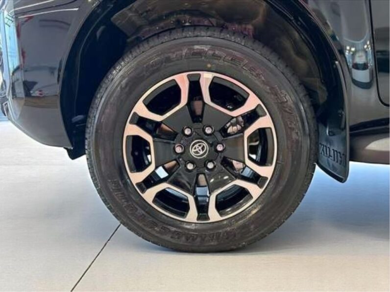 TOYOTA HILUX 2.8 D-4D TURBO DIESEL CD SRV 4X4 AUTOMÁTICO