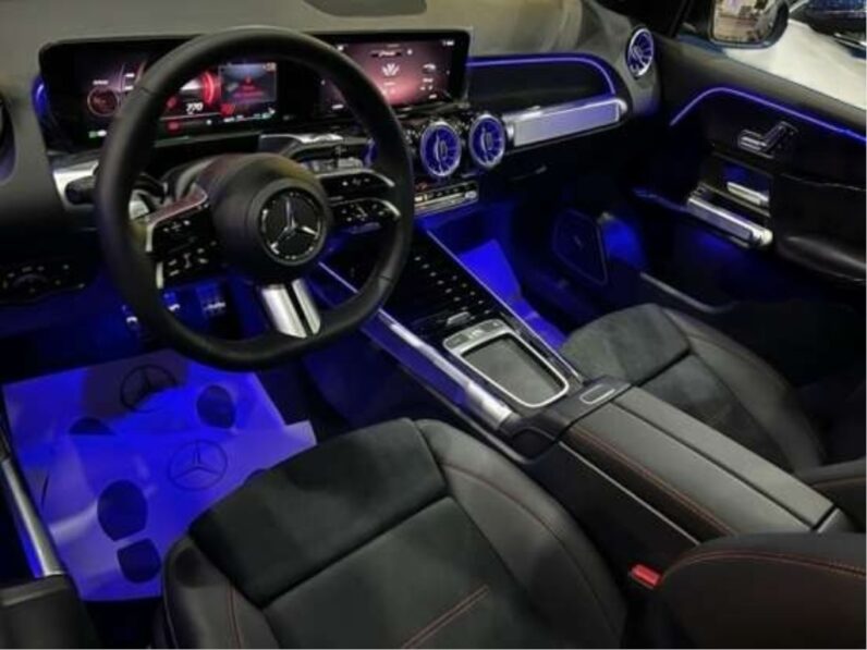 MERCEDES-BENZ GLB 220 2.0 MHEV AMG LINE 4MATIC 8G-DCT