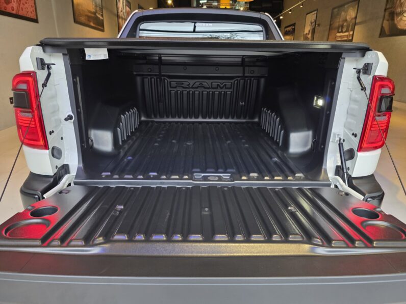 RAM RAMPAGE 2.0 HURRICANE 4 TURBO GASOLINA R/T 4X4 AUTOMÁTICO