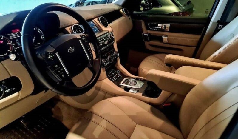 
								LAND ROVER DISCOVERY 4 3.0 SE 4X4 V6 24V BI-TURBO DIESEL 4P AUTOMÁTICO full									