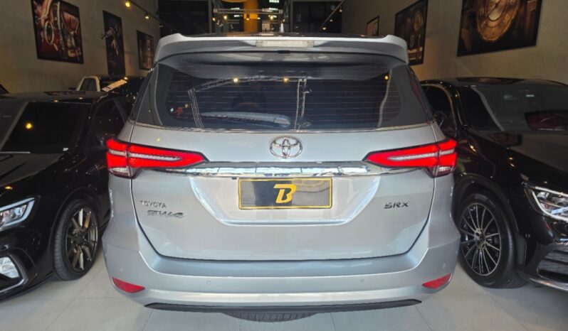 
								TOYOTA HILUX SW4 2.8 D-4D TURBO DIESEL SRX 7L 4X4 AUTOMÁTICO full									