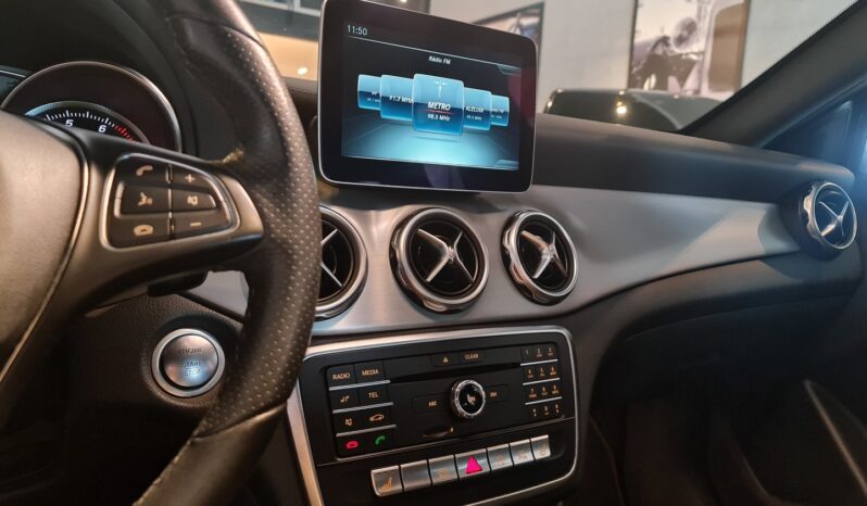 
								MERCEDES-BENZ GLA 200 1.6 CGI FLEX ENDURO 7G-DCT full									