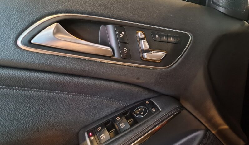 
								MERCEDES-BENZ GLA 200 1.6 CGI FLEX ENDURO 7G-DCT full									