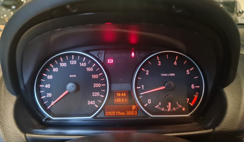 
								BMW 120i 2.0 TOP HATCH 16V GASOLINA 4P AUTOMÁTICO full									