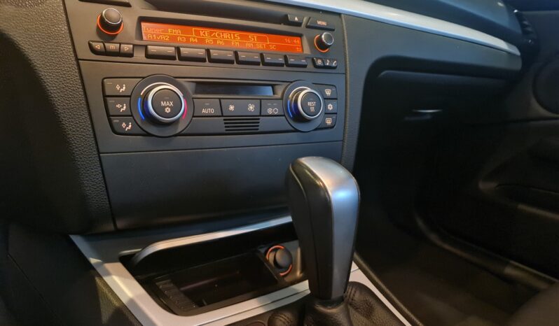 
								BMW 120i 2.0 TOP HATCH 16V GASOLINA 4P AUTOMÁTICO full									