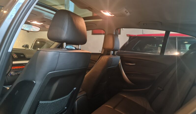 
								BMW 120i 2.0 TOP HATCH 16V GASOLINA 4P AUTOMÁTICO full									