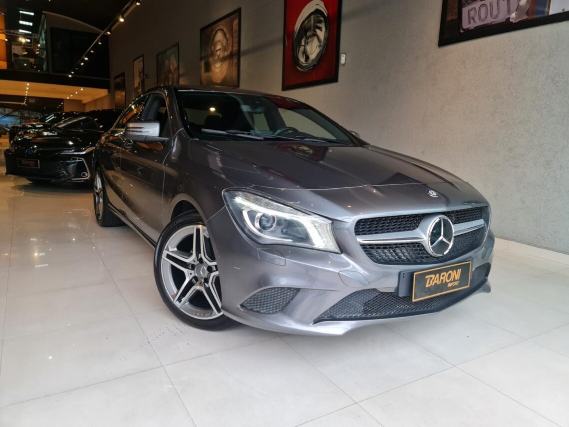 MERCEDES-BENZ CLA 200 1.6 URBAN 16V FLEX 4P AUTOMÁTICO
