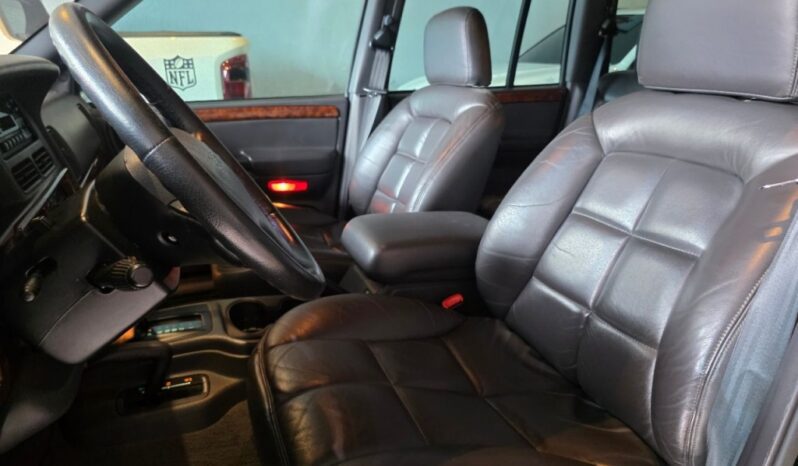 
								JEEP GRAND CHEROKEE 5.2 LIMITED 4X4 V8 16V GASOLINA 4P AUTOMÁTICO full									