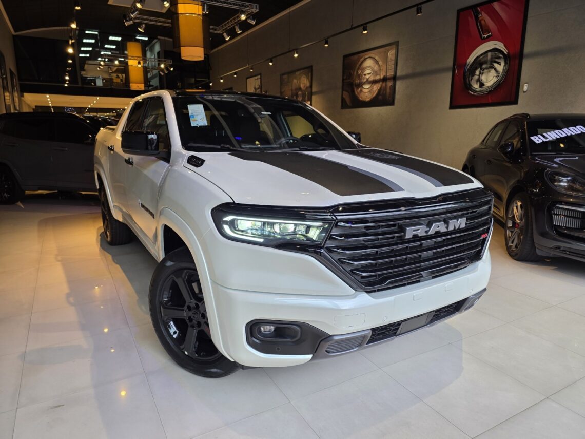 RAM RAMPAGE 2.0 HURRICANE 4 TURBO GASOLINA R/T 4X4 AUTOMÁTICO