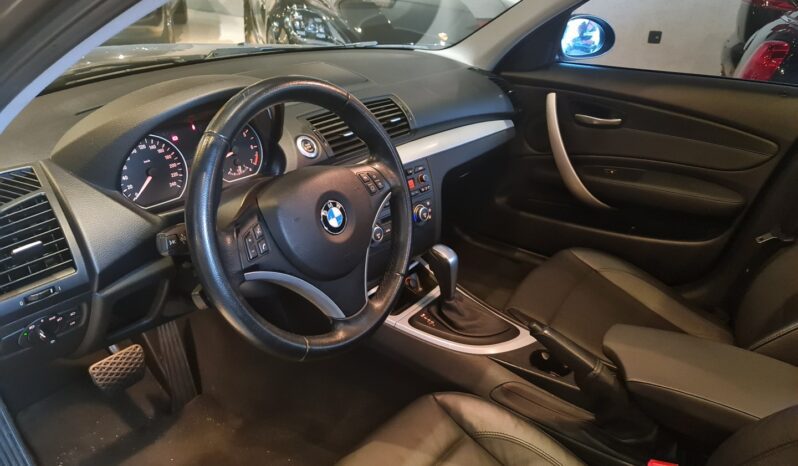 
								BMW 120i 2.0 TOP HATCH 16V GASOLINA 4P AUTOMÁTICO full									