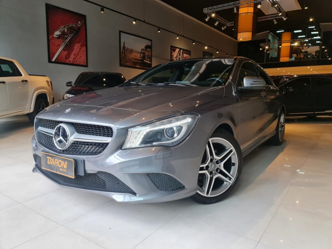 MERCEDES-BENZ CLA 200 1.6 URBAN 16V FLEX 4P AUTOMÁTICO