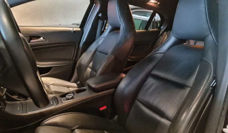 
								MERCEDES-BENZ GLA 200 1.6 CGI FLEX ENDURO 7G-DCT full									