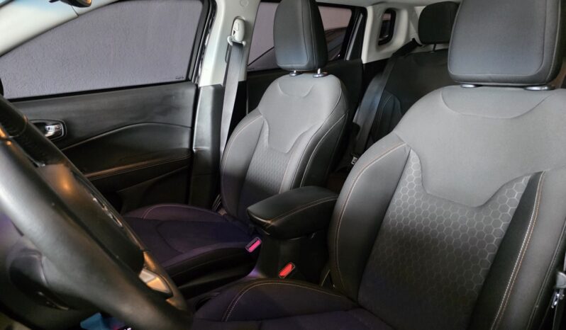 
								JEEP COMPASS 2.0 16V FLEX SPORT 4X4 AUTOMÁTICO full									