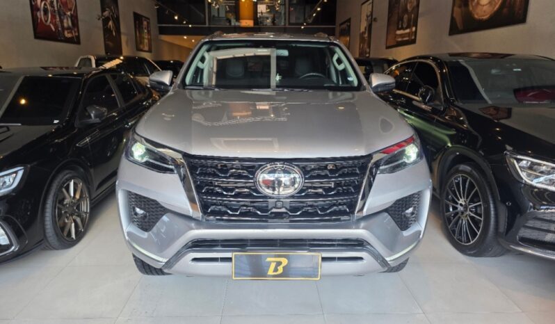 
								TOYOTA HILUX SW4 2.8 D-4D TURBO DIESEL SRX 7L 4X4 AUTOMÁTICO full									