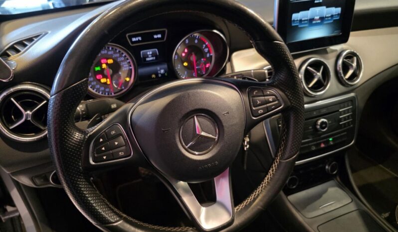 
								MERCEDES-BENZ CLA 200 1.6 URBAN 16V FLEX 4P AUTOMÁTICO full									