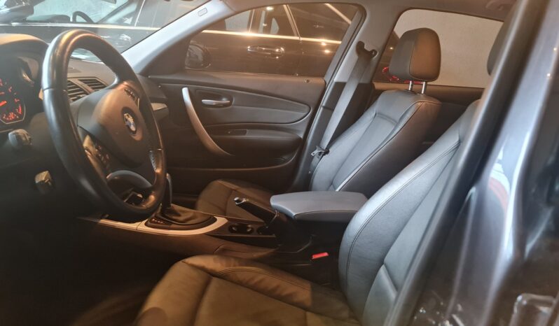 
								BMW 120i 2.0 TOP HATCH 16V GASOLINA 4P AUTOMÁTICO full									