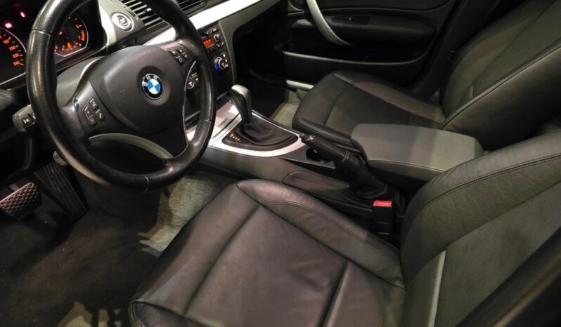 
								BMW 120i 2.0 TOP HATCH 16V GASOLINA 4P AUTOMÁTICO full									